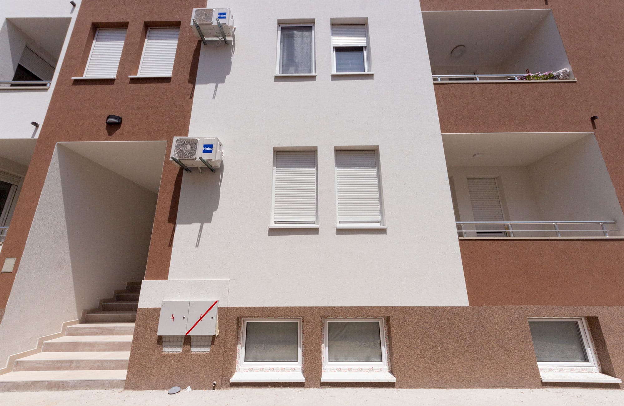 Kvalitetni PVC profili za prozore i vrata Sunny Plast